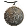 Pendentif Feng-Shui – Om Mani Padme Hung – Argent patiné